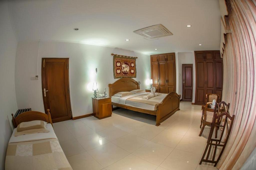 Hotel Villa Viana Marawila Kültér fotó